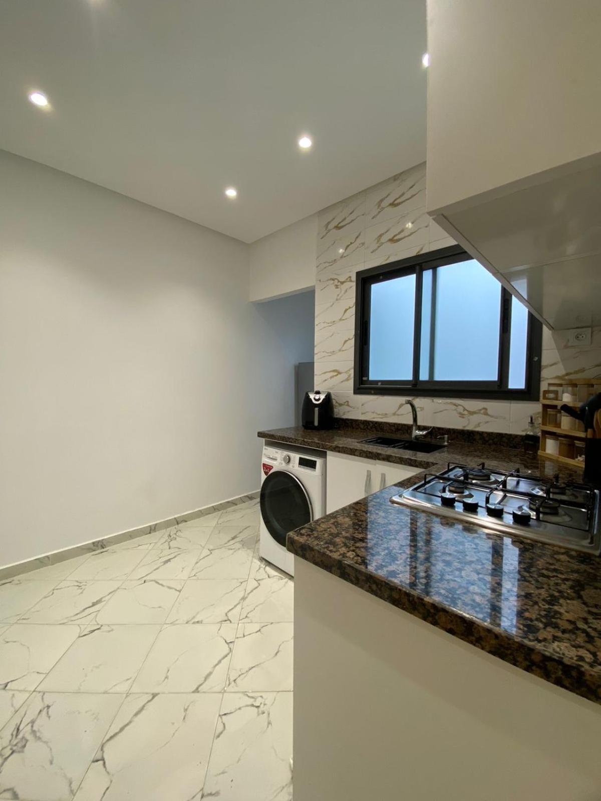 Luxueux , Batiment Reserve Aux Voyageurs * Tanger